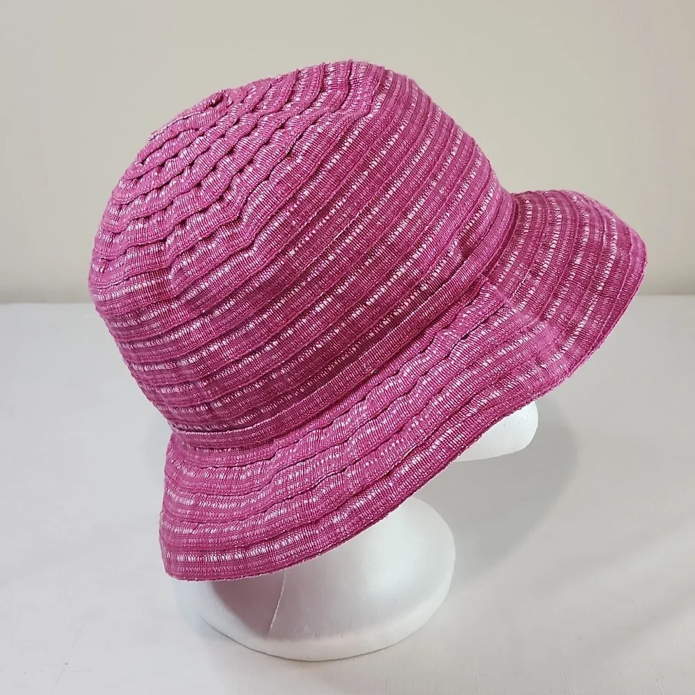 Facine pink textured bucket hat. Size OS adjustable